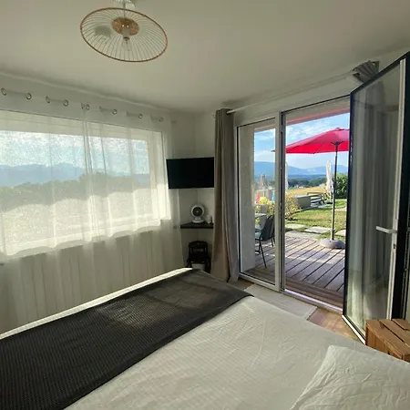 Bed & Breakfast Falhappy House